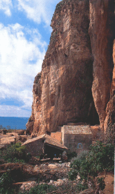 La grotta Mangiapane di Custonaci (TP). E' stata usata in uno dei telefilm di Montalbano (Il ladro di merendine).